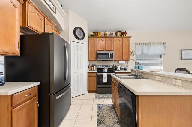 947 BRIDGEFORD CROSSING BOULEVARD, Davenport, FL 33837