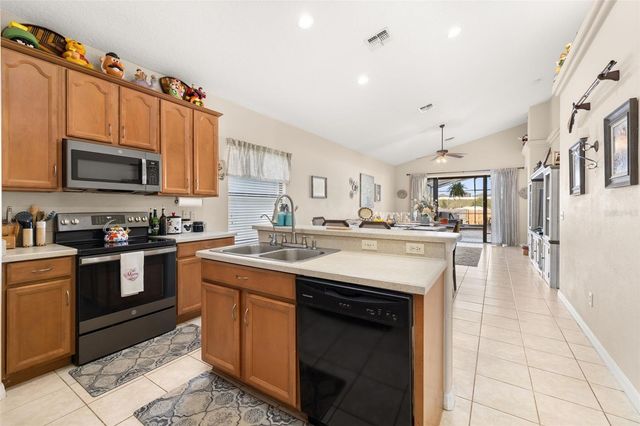 947 BRIDGEFORD CROSSING BOULEVARD, Davenport, FL 33837