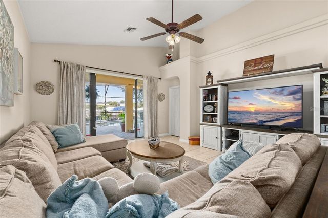 947 BRIDGEFORD CROSSING BOULEVARD, Davenport, FL 33837