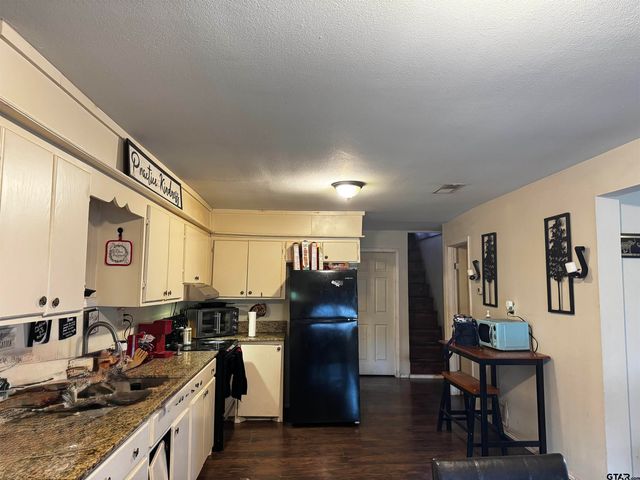 108 S Ellis Ave, Mt Pleasant, TX 75455