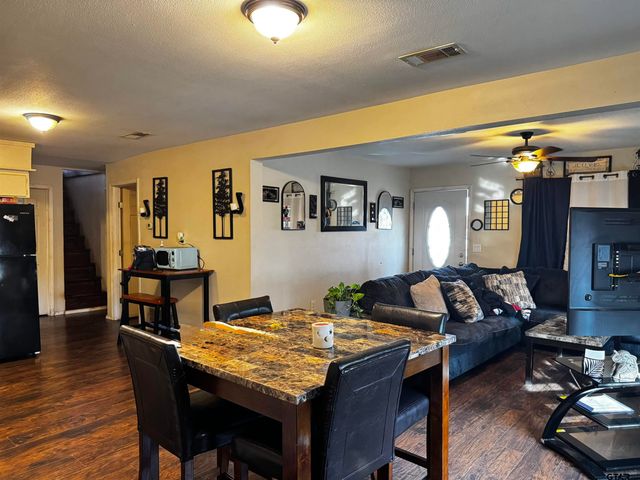 108 S Ellis Ave, Mt Pleasant, TX 75455