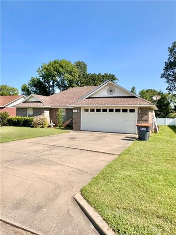107 Ashbrook Lane, Russellville, AR 72802