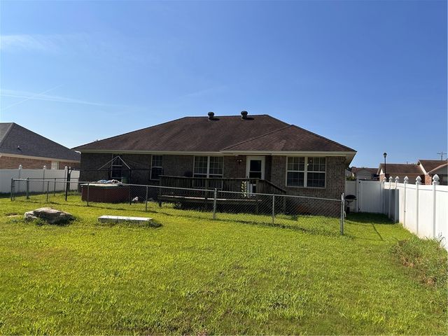 107 Ashbrook Lane, Russellville, AR 72802