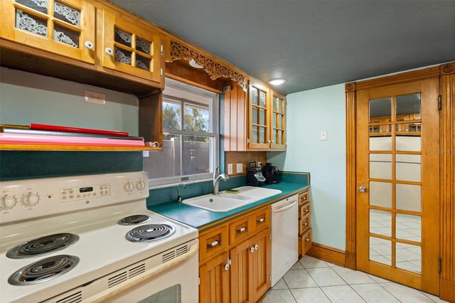 2712 NANCY STREET, Sarasota, FL 34237