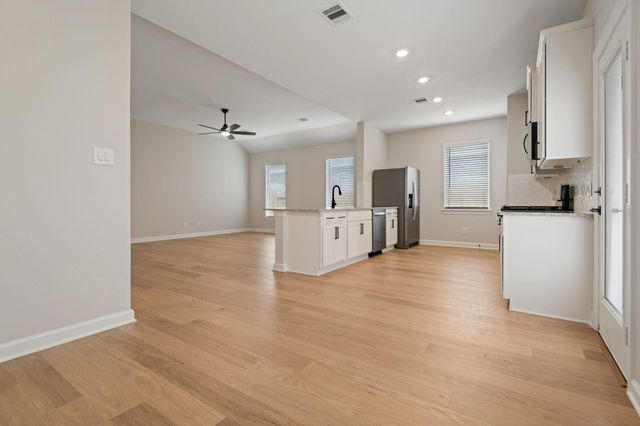 21560 Bluebonnet Bay Drive, Magnolia, TX 77354