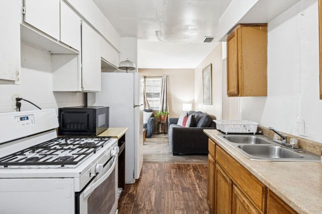 7923 S Nassau Circle, Dallas, TX 75217