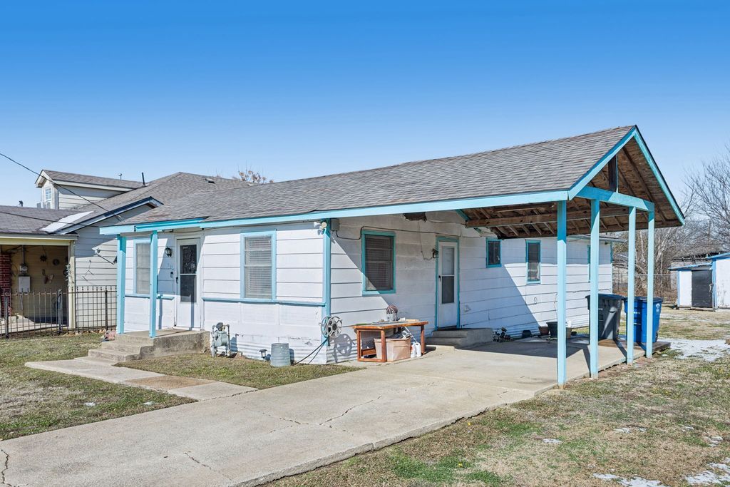 7923 S Nassau Circle, Dallas, TX 75217