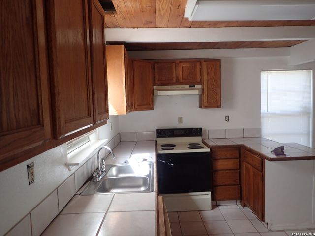 3351 County Road 265, Mico, TX 78056