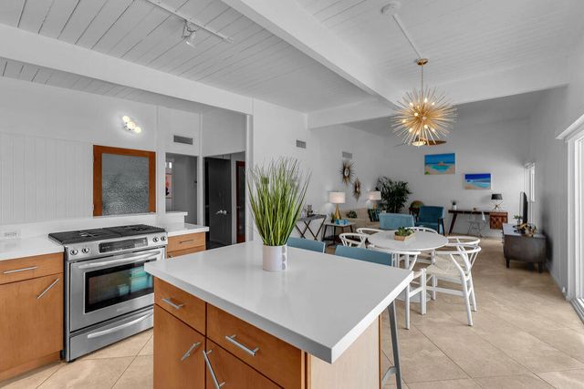 403 E Desert Willow Circle, Palm Springs, CA 92262