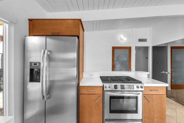 403 E Desert Willow Circle, Palm Springs, CA 92262