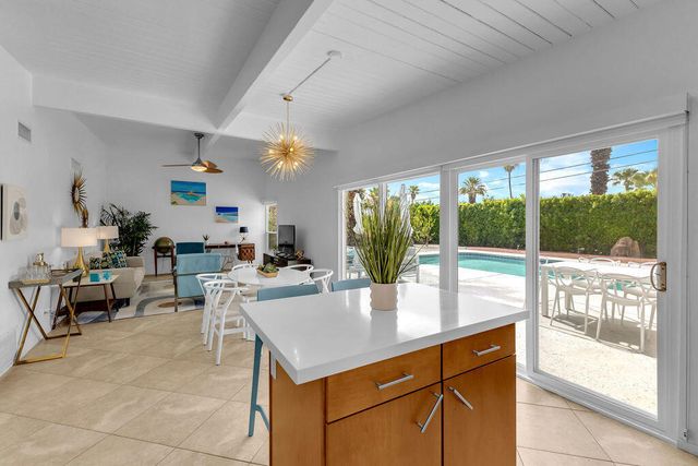 403 E Desert Willow Circle, Palm Springs, CA 92262