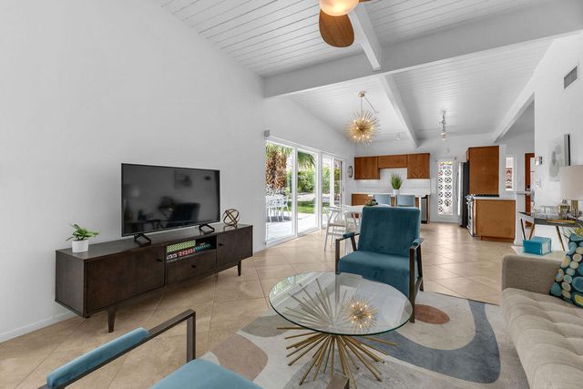 403 E Desert Willow Circle, Palm Springs, CA 92262