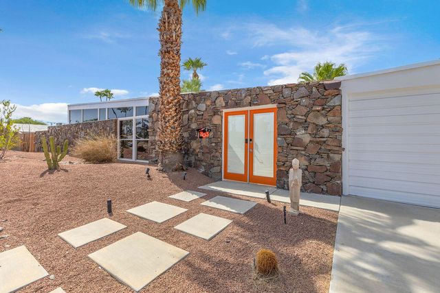 403 E Desert Willow Circle, Palm Springs, CA 92262