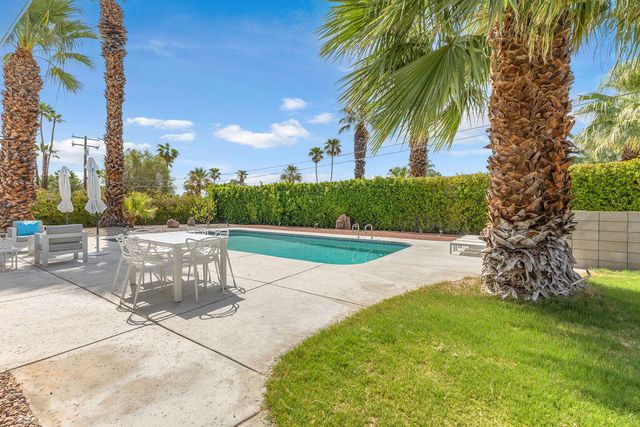 403 E Desert Willow Circle, Palm Springs, CA 92262
