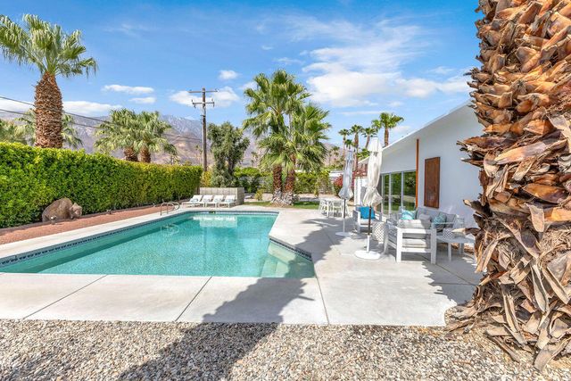 403 E Desert Willow Circle, Palm Springs, CA 92262