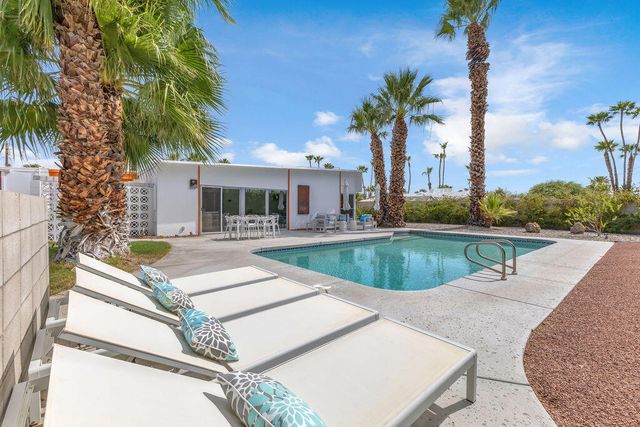 403 E Desert Willow Circle, Palm Springs, CA 92262