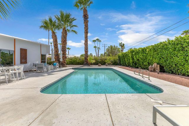 403 E Desert Willow Circle, Palm Springs, CA 92262