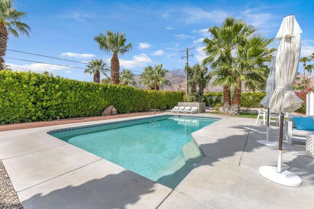403 E Desert Willow Circle, Palm Springs, CA 92262