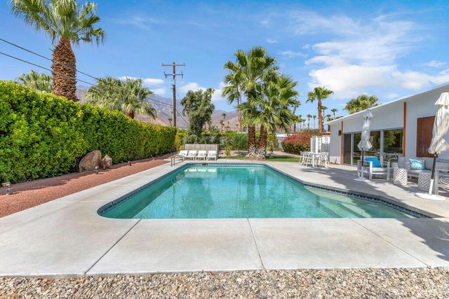 403 E Desert Willow Circle, Palm Springs, CA 92262