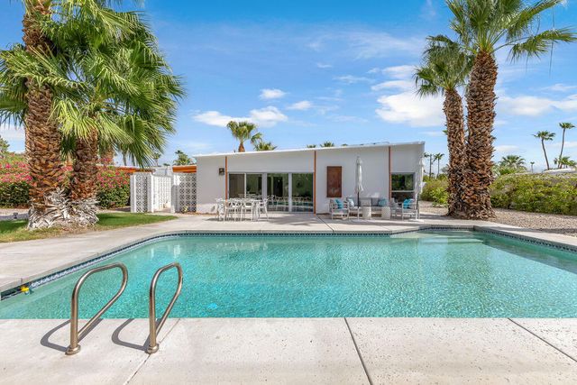 403 E Desert Willow Circle, Palm Springs, CA 92262