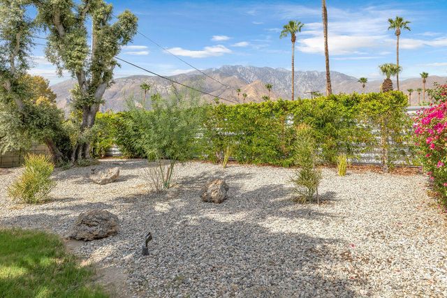 403 E Desert Willow Circle, Palm Springs, CA 92262