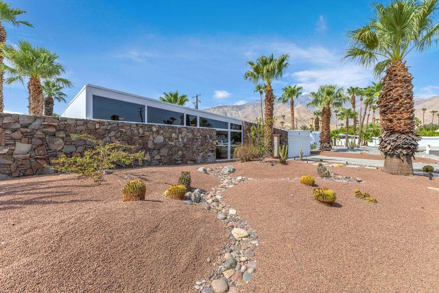 403 E Desert Willow Circle, Palm Springs, CA 92262