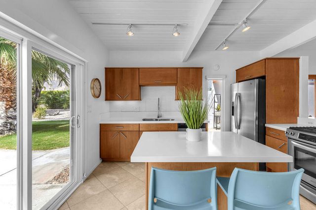 403 E Desert Willow Circle, Palm Springs, CA 92262