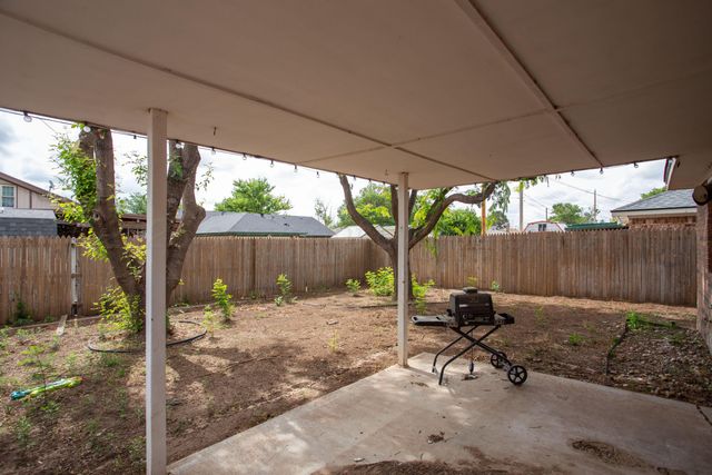 1021 Cimarron Trail, Canyon, TX 79015
