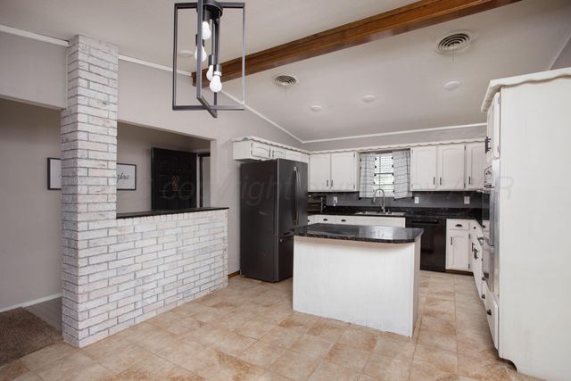 1021 Cimarron Trail, Canyon, TX 79015