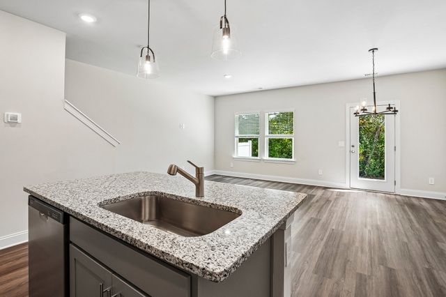 2402 Snohomish St, Lebanon, TN 37087