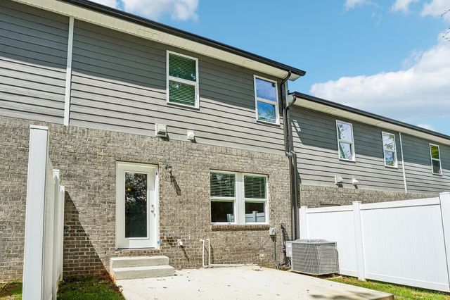 2402 Snohomish St, Lebanon, TN 37087