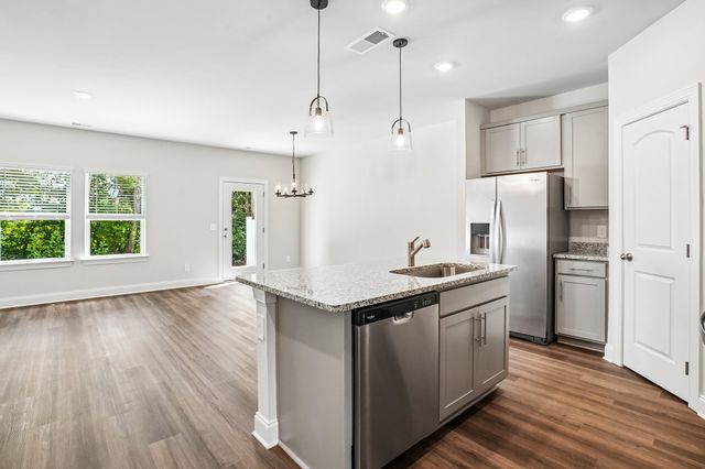 2402 Snohomish St, Lebanon, TN 37087