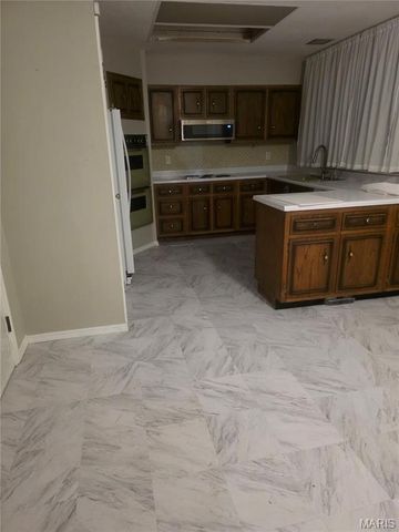 12971 Mayerling Drive, Creve Coeur, MO 63146
