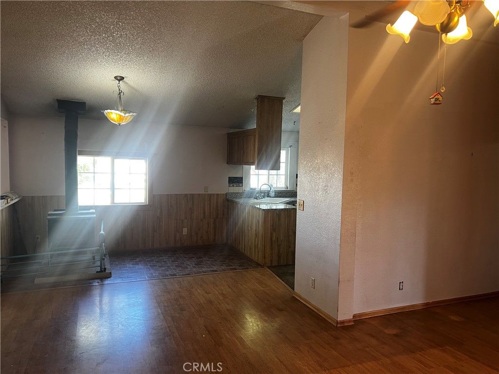 Image 17 of property listing at 3001 MCMILLAN Lane, Phelan, CA 92372