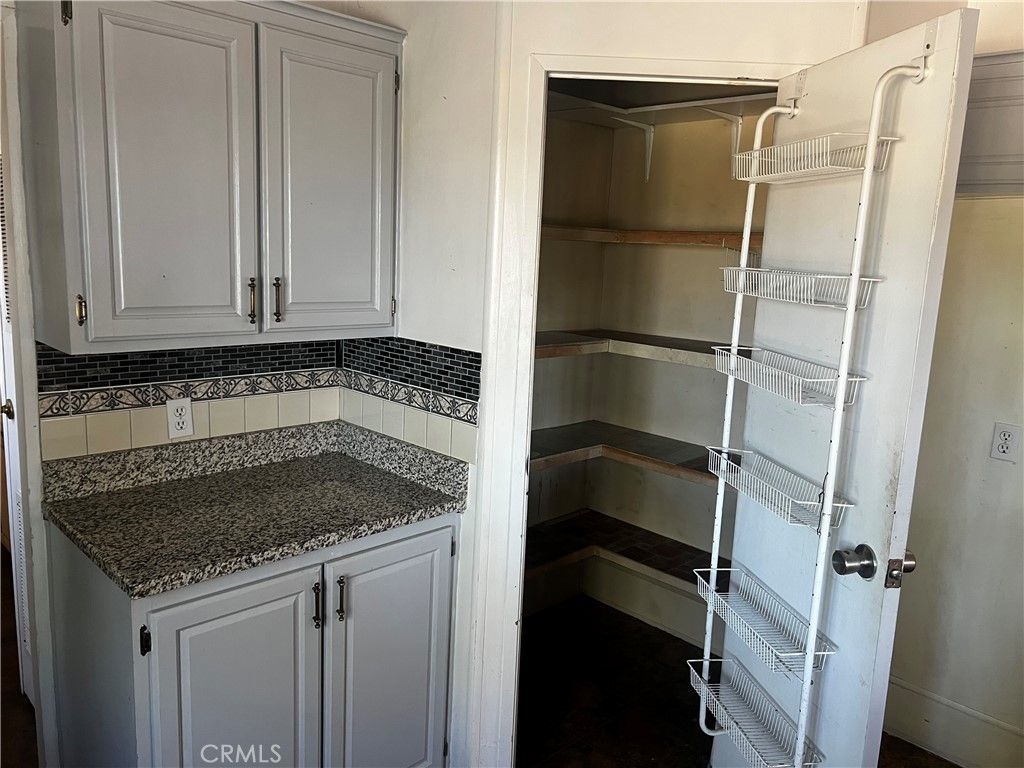 Image 8 of property listing at 3001 MCMILLAN Lane, Phelan, CA 92372