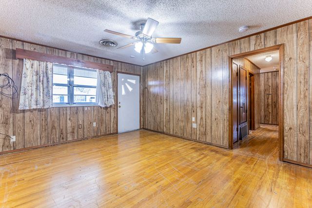 610 N Joyce Street, Lacy Lakeview, TX 76705