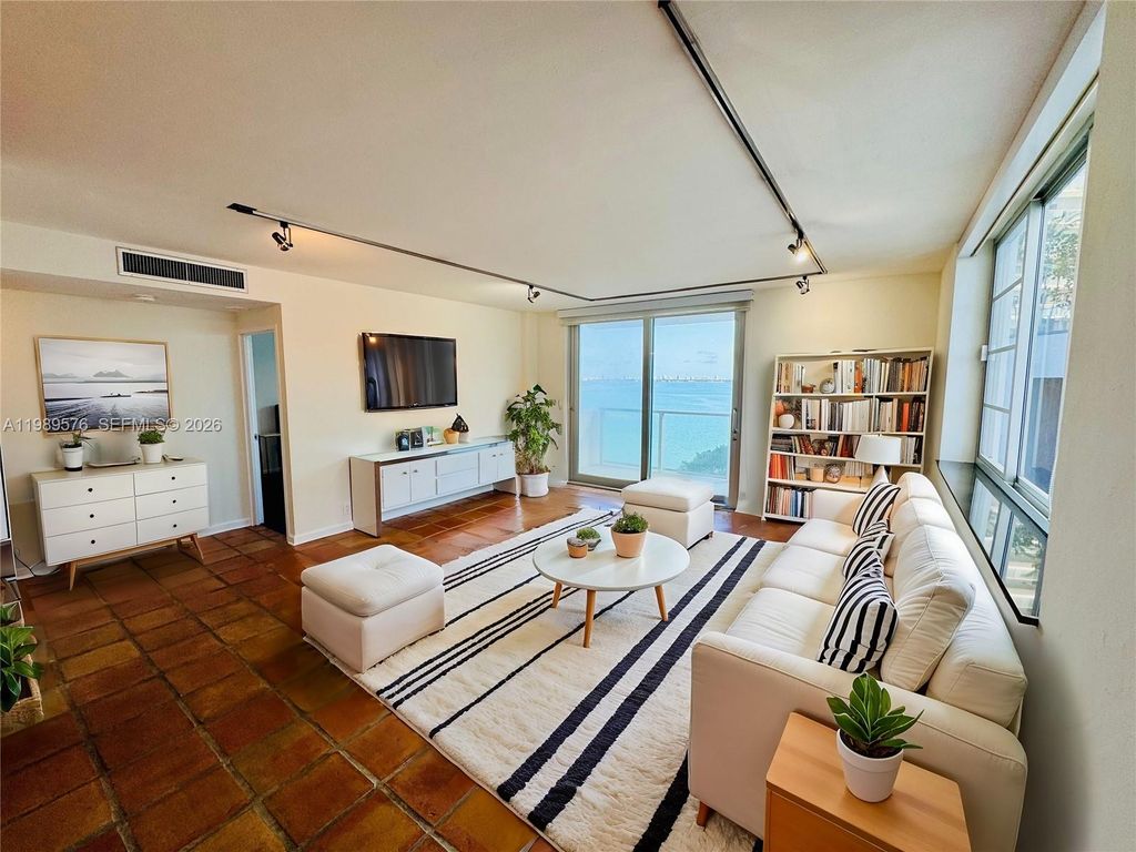 3301 NE 5th Ave 904, Miami, FL 33137