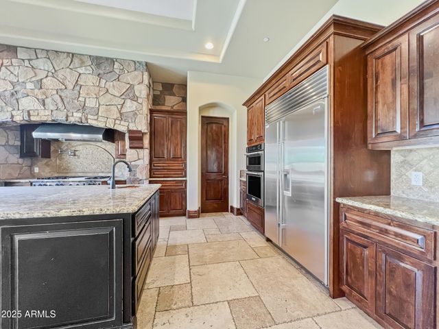 5615 N INVERGORDON Road, Paradise Valley, AZ 85253