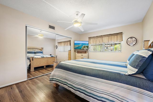 2164 NE 1st Way 102, Boynton Beach, FL 33435