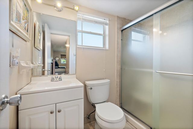 2164 NE 1st Way 102, Boynton Beach, FL 33435