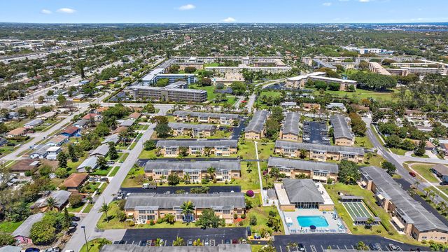 2164 NE 1st Way 102, Boynton Beach, FL 33435