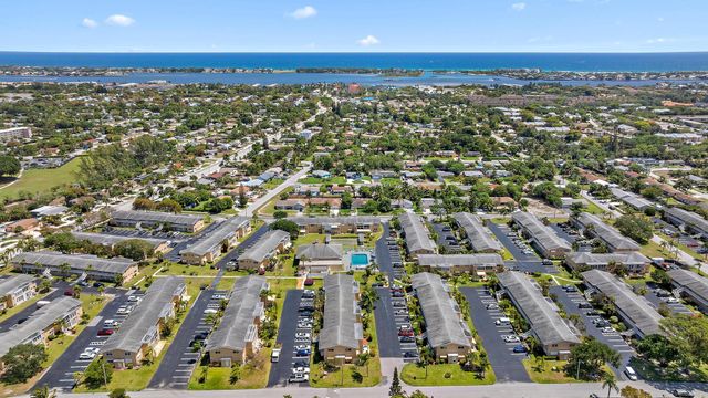 2164 NE 1st Way 102, Boynton Beach, FL 33435