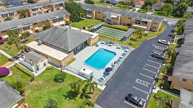 2164 NE 1st Way 102, Boynton Beach, FL 33435