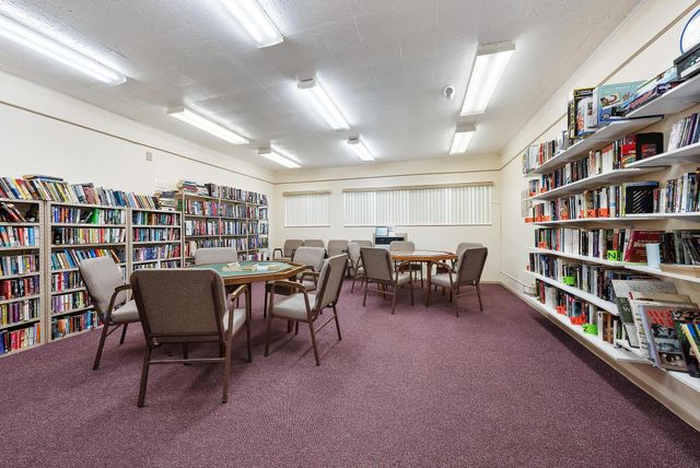 2164 NE 1st Way 102, Boynton Beach, FL 33435