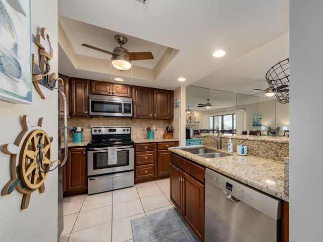 2406 GULF BOULEVARD 204, Indian Rocks Beach, FL 33785