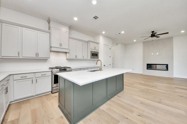 1422 Caywood Lane A, Houston, TX 77055