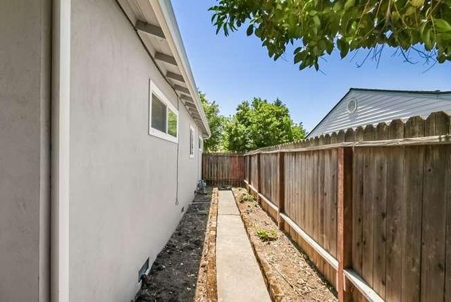 2167 Sarazen Ave, Sacramento, CA 95822