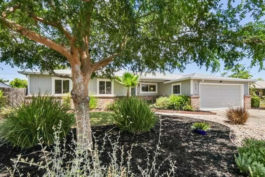 2167 Sarazen Ave, Sacramento, CA 95822