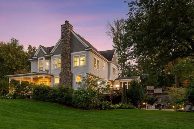 20575 Summerville Road, Deephaven, MN 55331