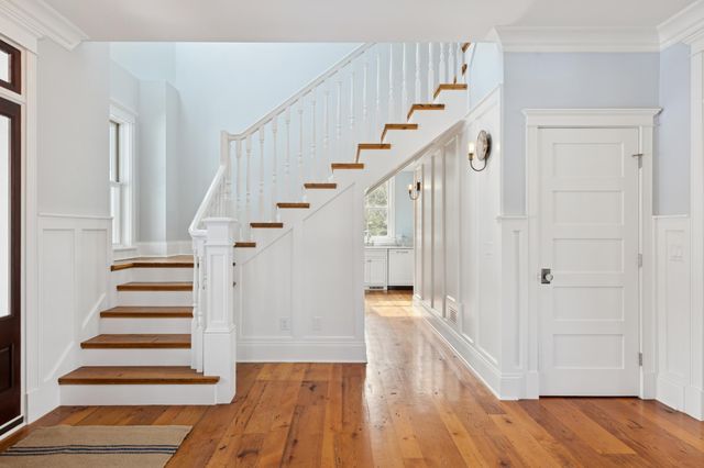 20575 Summerville Road, Deephaven, MN 55331